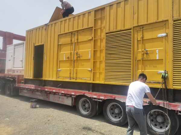 庆元除了负载情况和发动机维护，还有哪些因素会影响 200kw 柴油发电机的油耗？